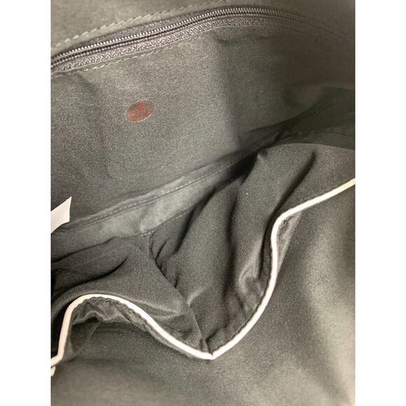 Women’s White Clutch Purse with Gold Change Strap - Picture 3 of 6